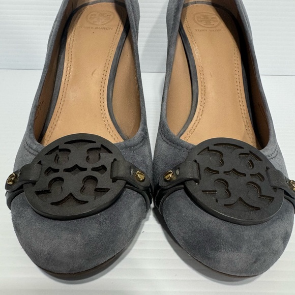 Tory Burch Mini Miller Gray Suede Logo Heels Size 8 1/2 - Picture 9 of 15